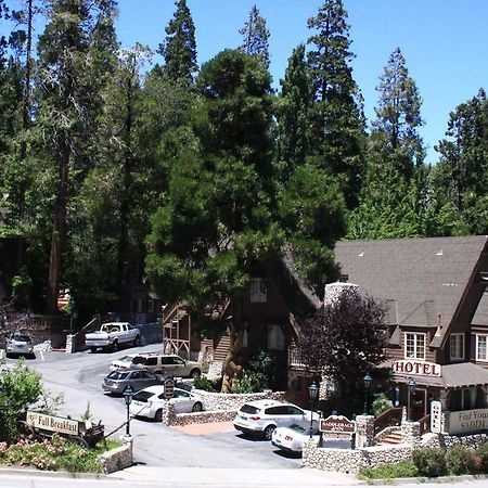 Saddleback Inn At レイク・アローヘッド エクステリア 写真