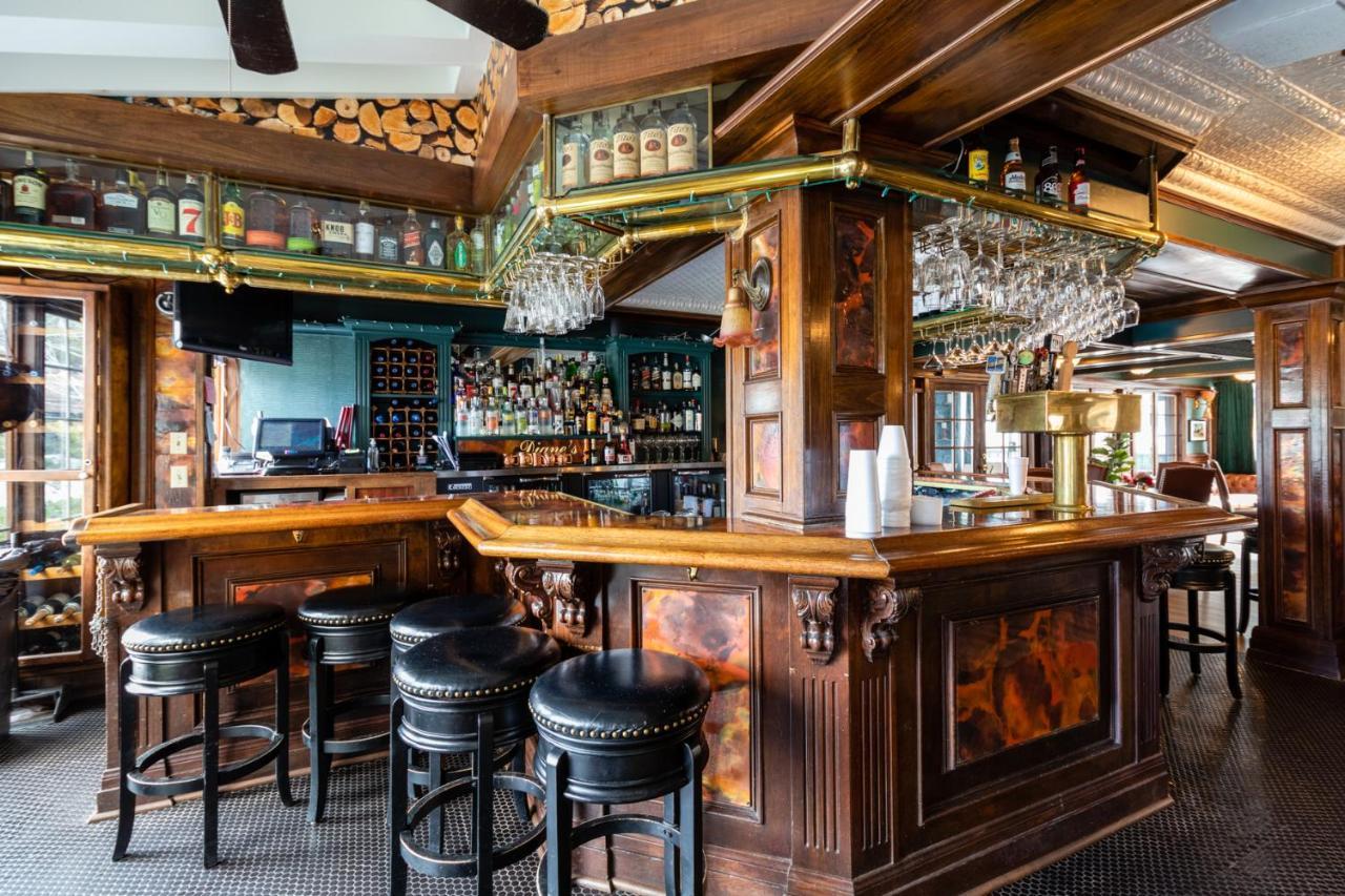 Saddleback Inn At レイク・アローヘッド エクステリア 写真