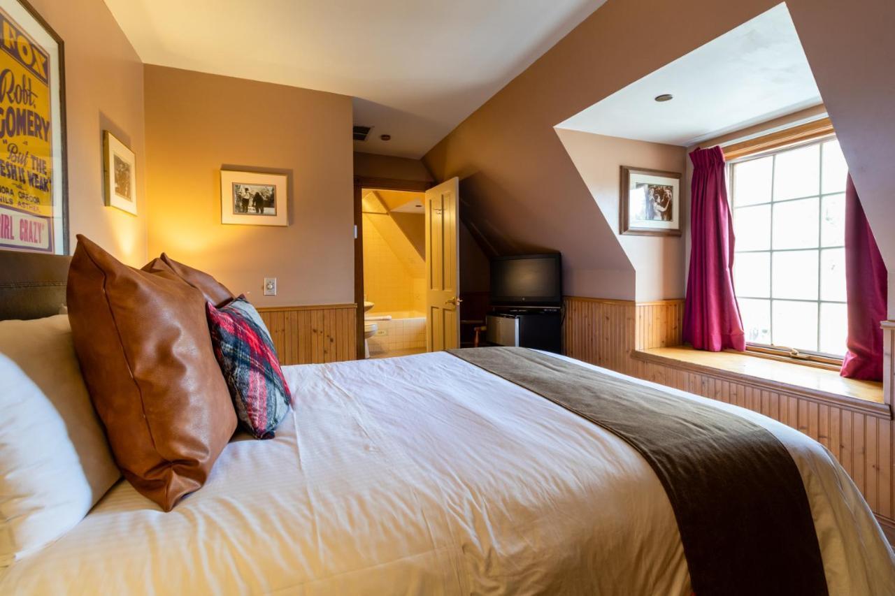 Saddleback Inn At レイク・アローヘッド エクステリア 写真