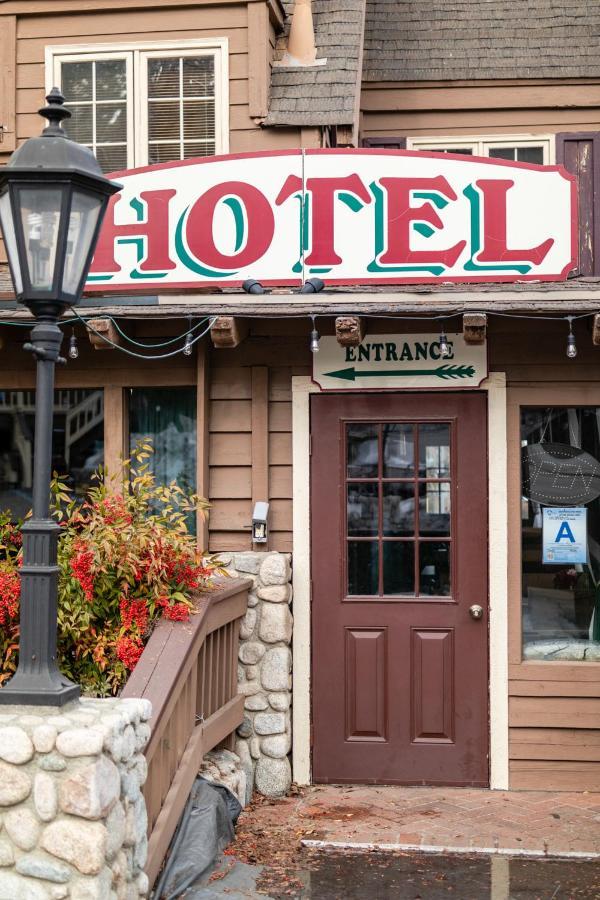 Saddleback Inn At レイク・アローヘッド エクステリア 写真