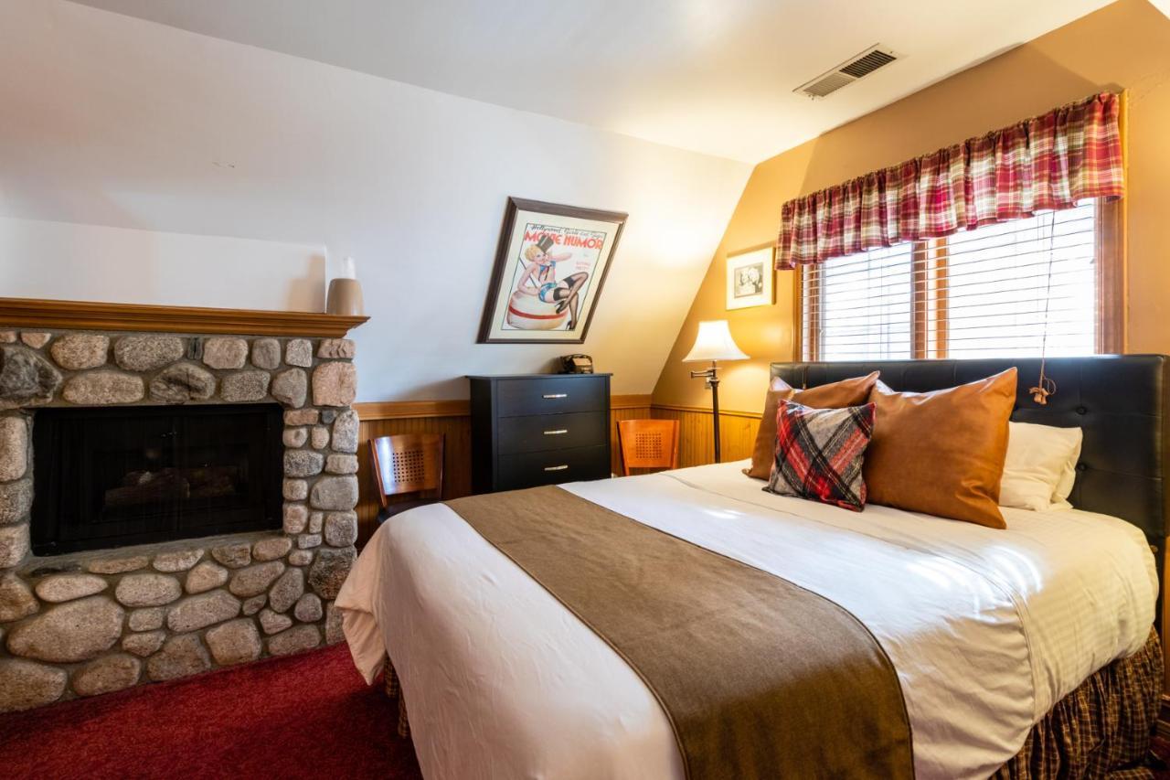 Saddleback Inn At レイク・アローヘッド エクステリア 写真