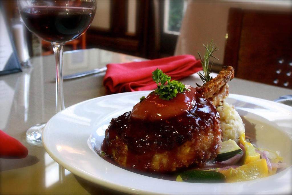 Saddleback Inn At レイク・アローヘッド エクステリア 写真
