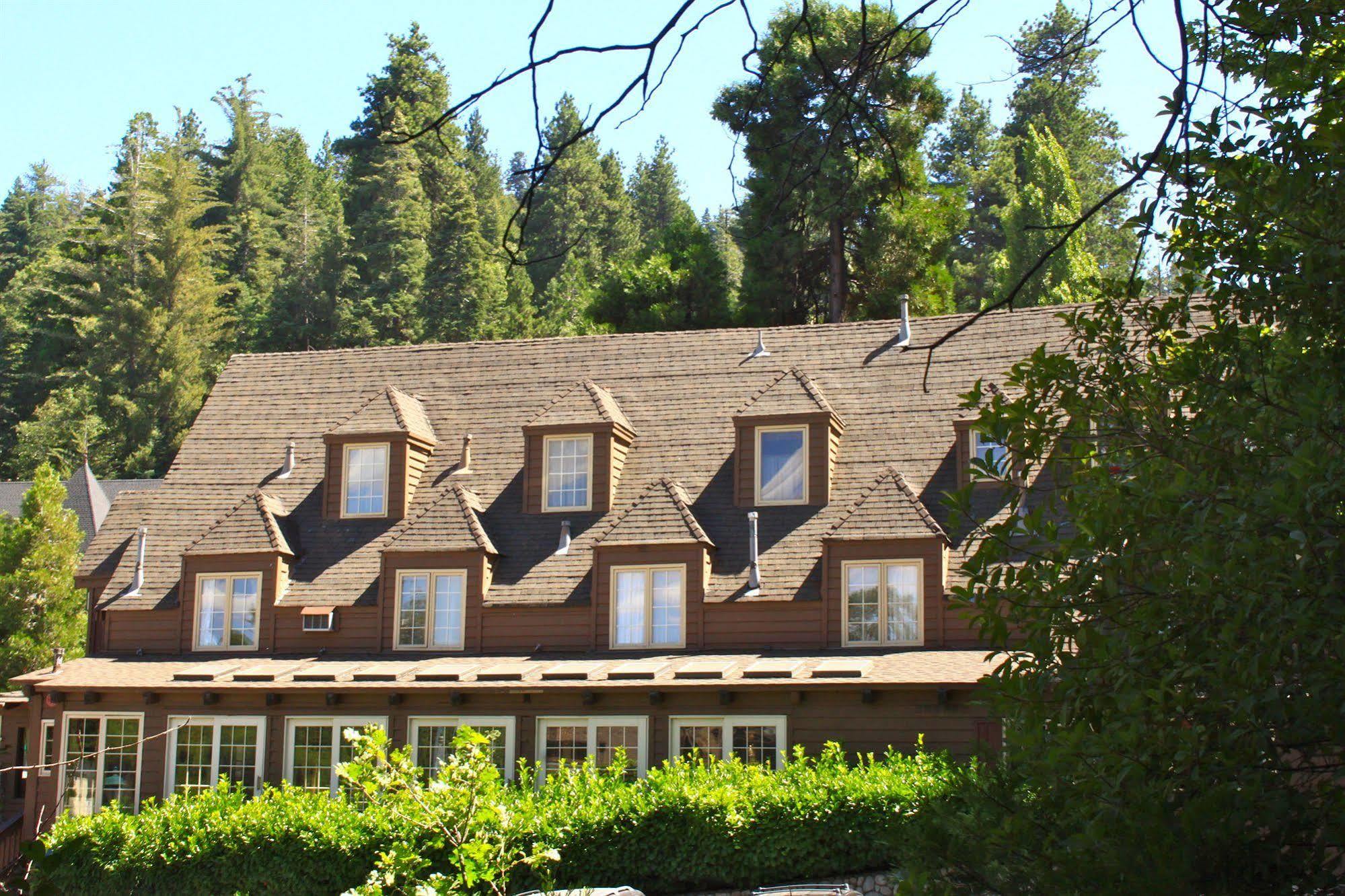 Saddleback Inn At レイク・アローヘッド エクステリア 写真