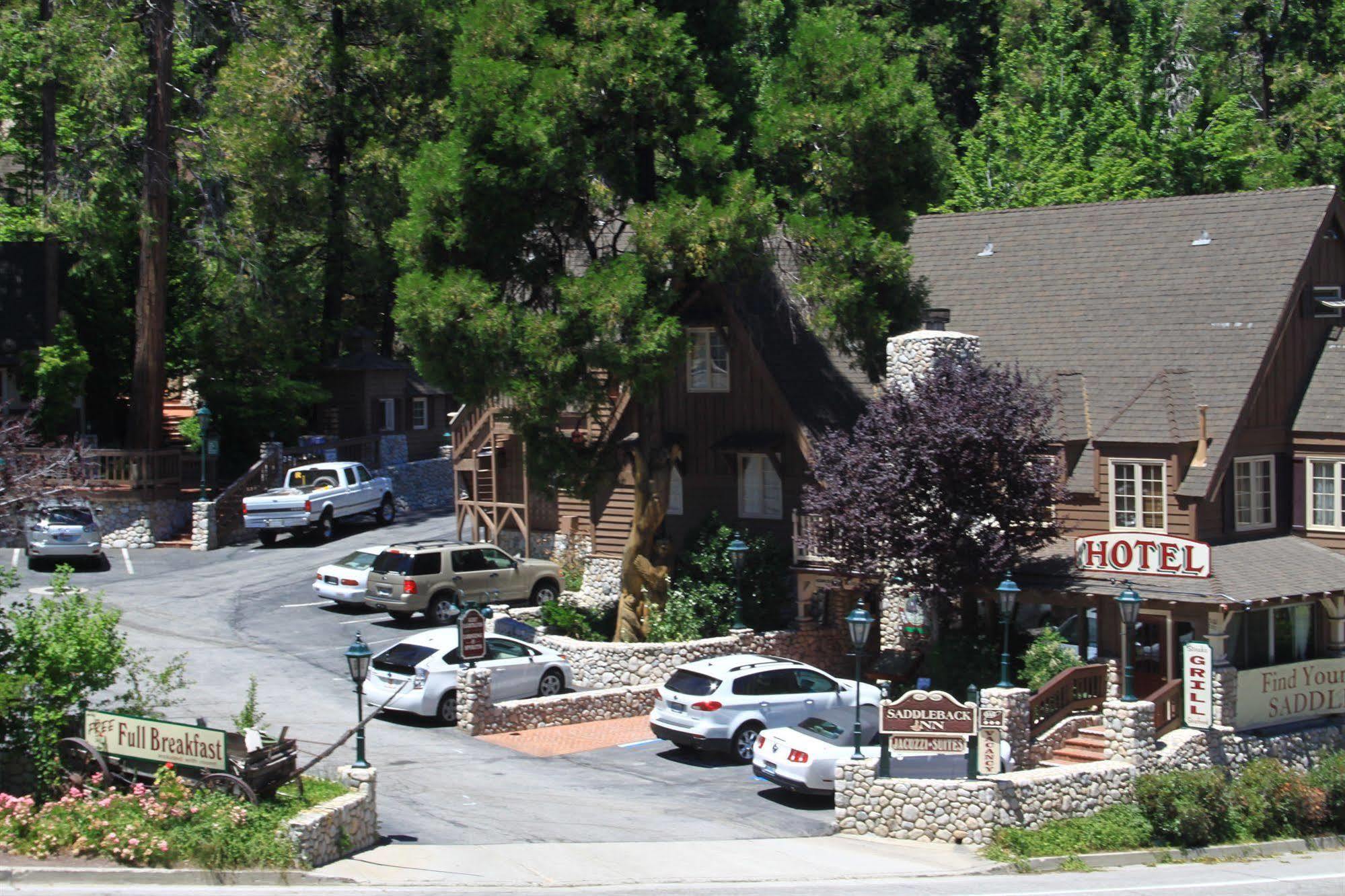 Saddleback Inn At レイク・アローヘッド エクステリア 写真