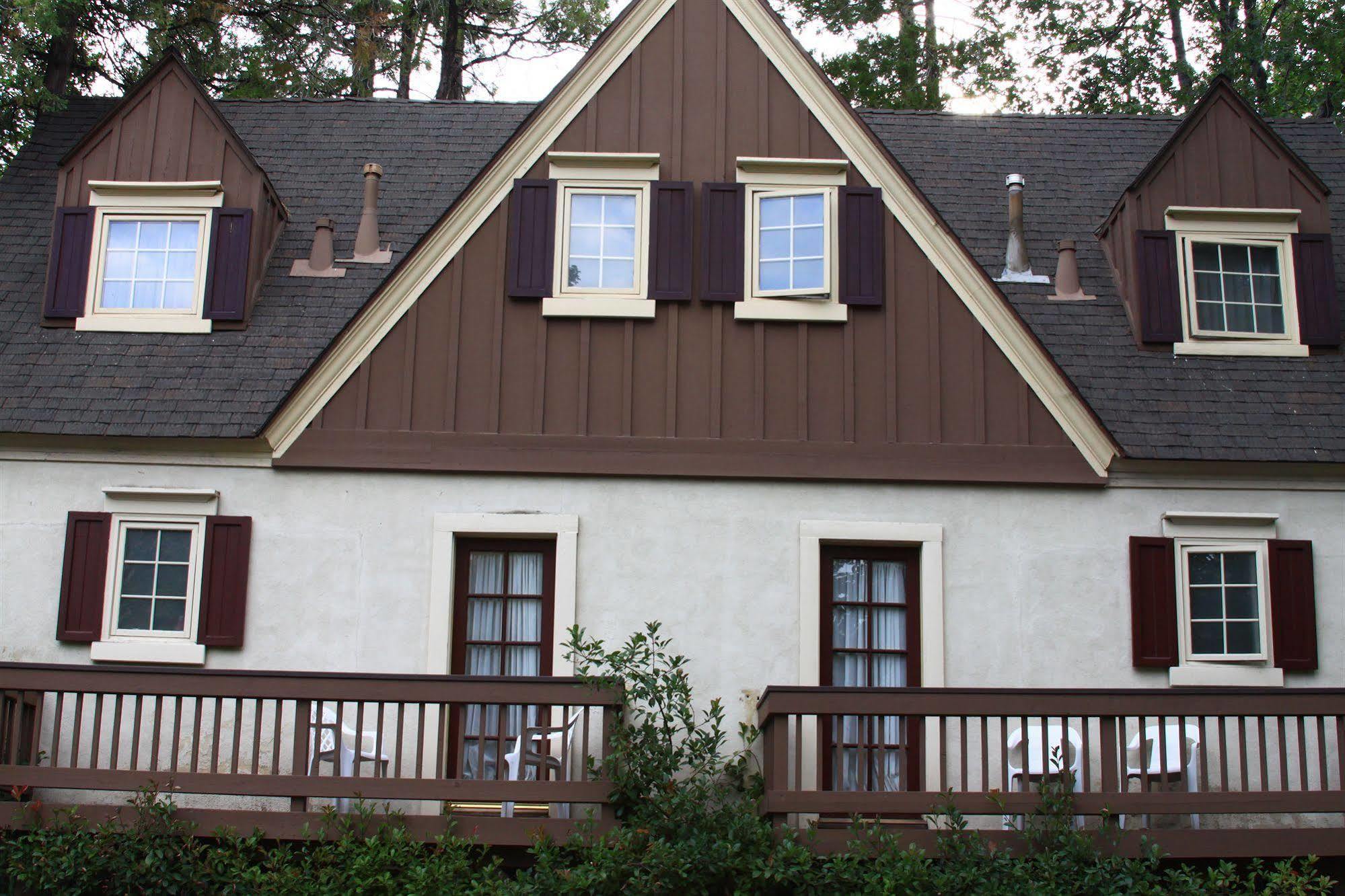 Saddleback Inn At レイク・アローヘッド エクステリア 写真