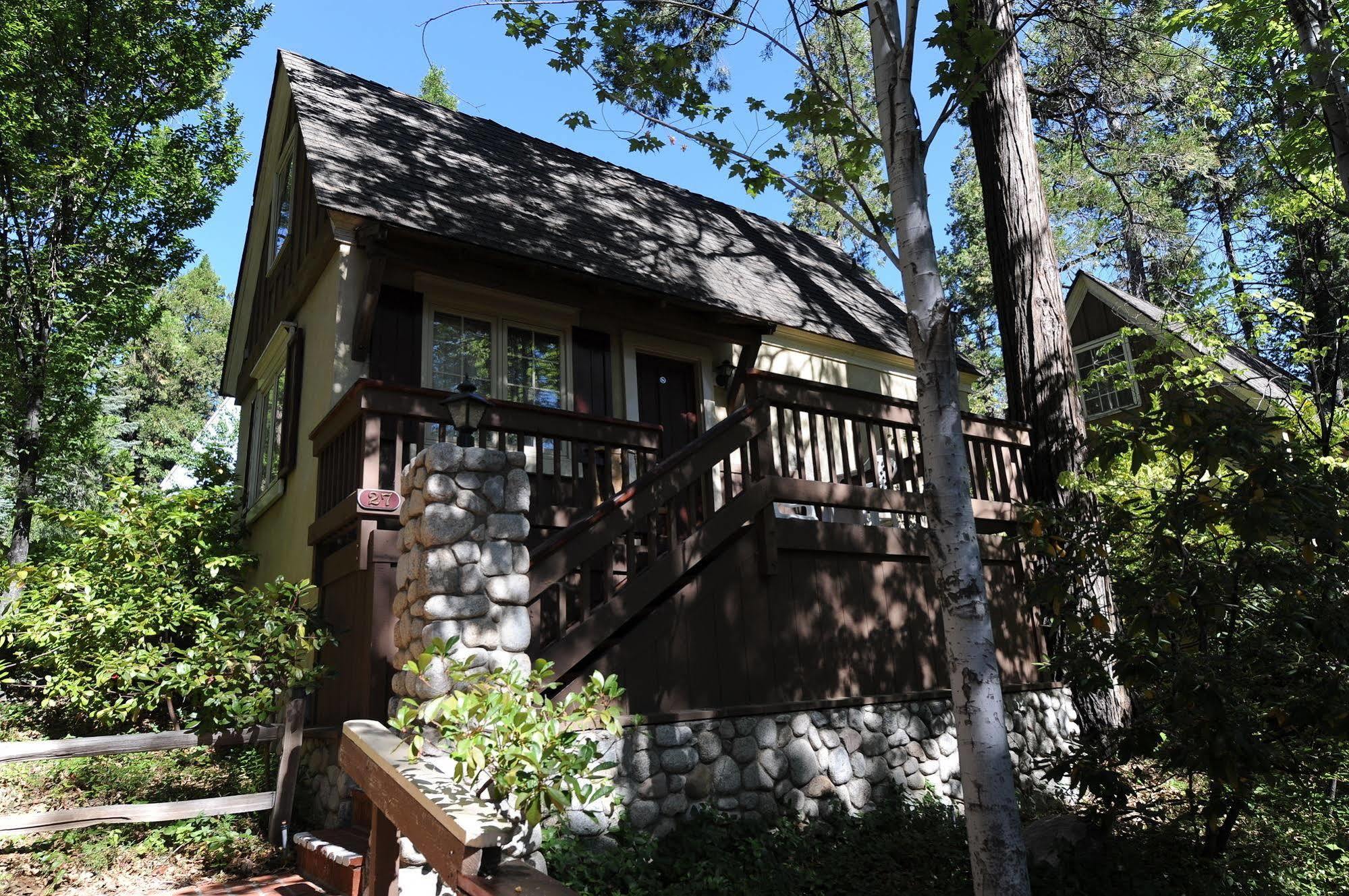 Saddleback Inn At レイク・アローヘッド エクステリア 写真